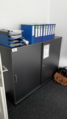 1 Aktenschiebetürenschrank